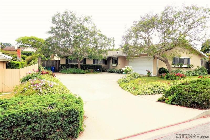 3 bedroom House For Sale: 1225..