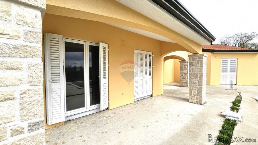 Istra, Kaštel, vila s bazenom u novogradnji - 10