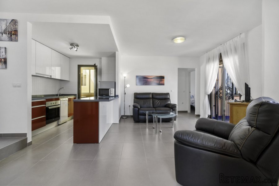 Excellent 2 bedroom, 2 bathroom bungalow style penthouse.. - 2