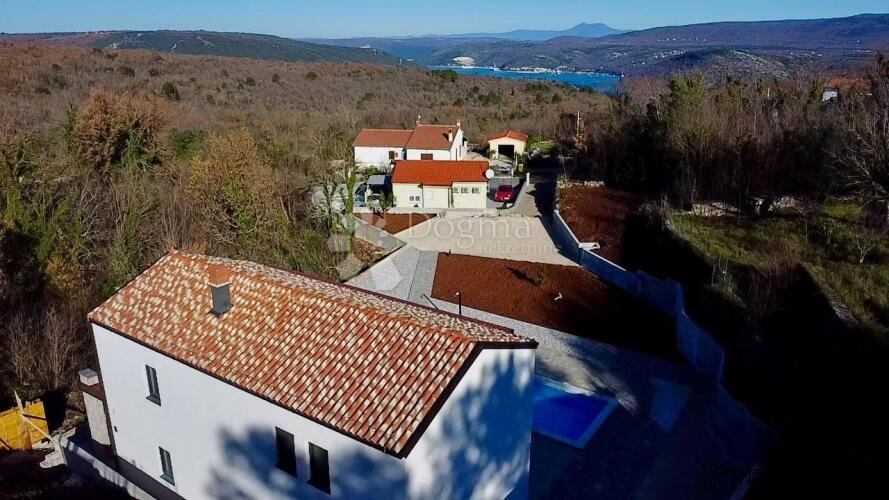 POTPUNO NAMJEŠTENA!! MODERNA KATNICA SA POGLEDOM NA MORE - 2