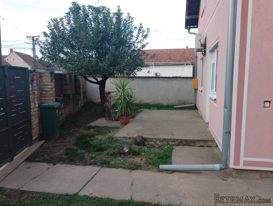 Prodajem kucu u Staroj Pazovi - 2