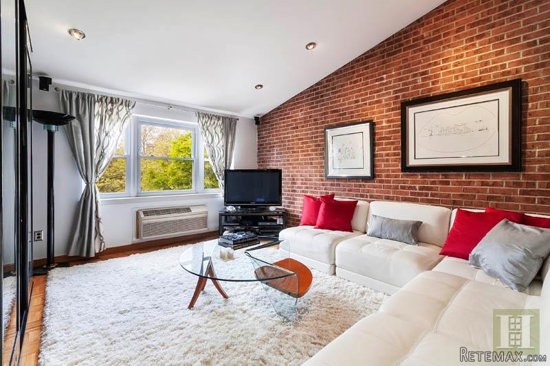 2 bedroom Apartment For Sale: 122..