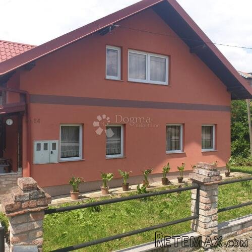 DVIJE KUĆE NA JEDNOJ PARCELI – MIR, PROSTOR I POTENCIJAL!