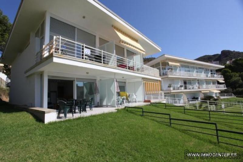 ROSES: Beautiful apartment with partial..