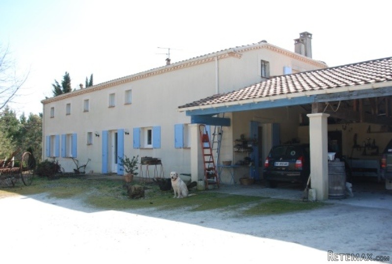 Large, bright modern villa with..