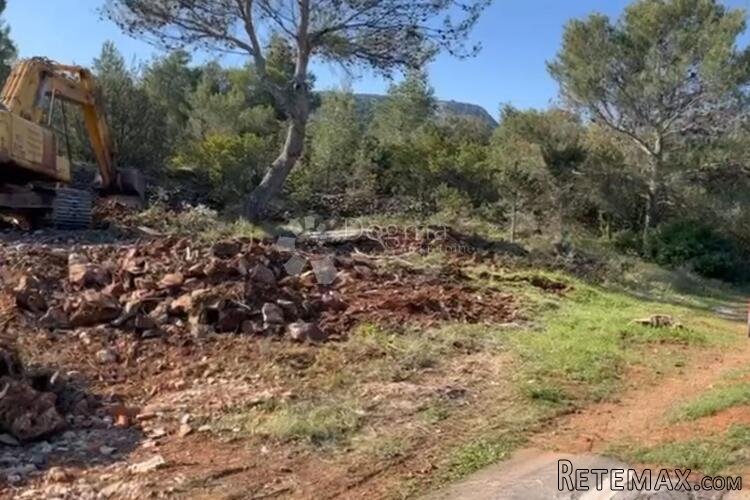 Zemljište u srcu otoka Hvara