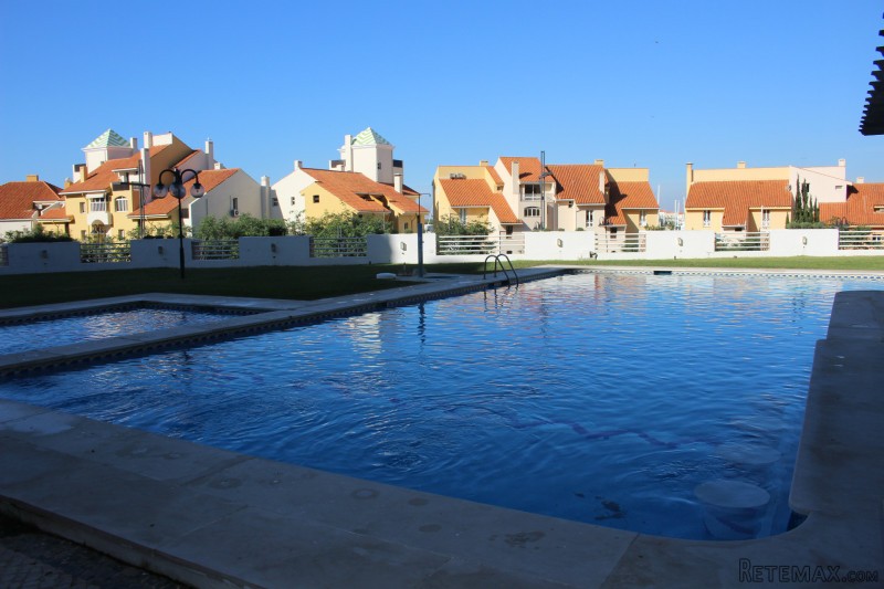 Spacious Apartment With View To..