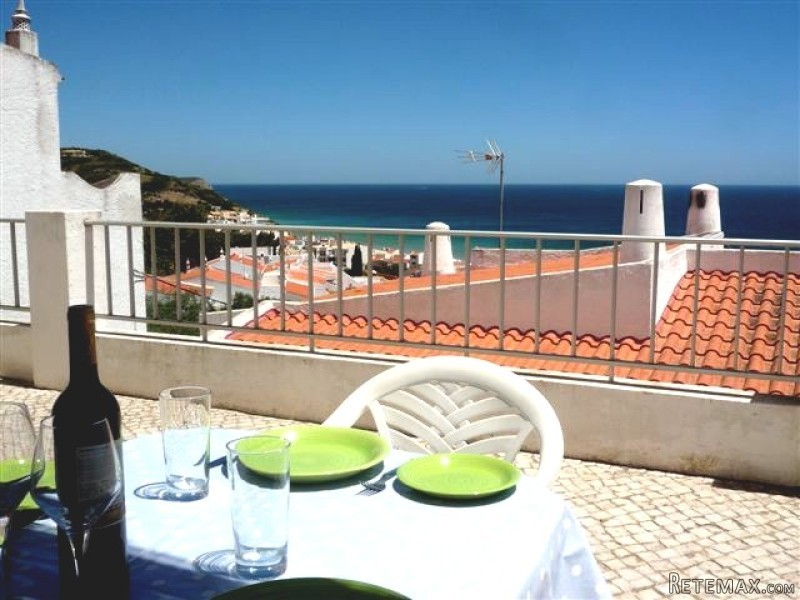 Salema Beach Apartment For Sale with..