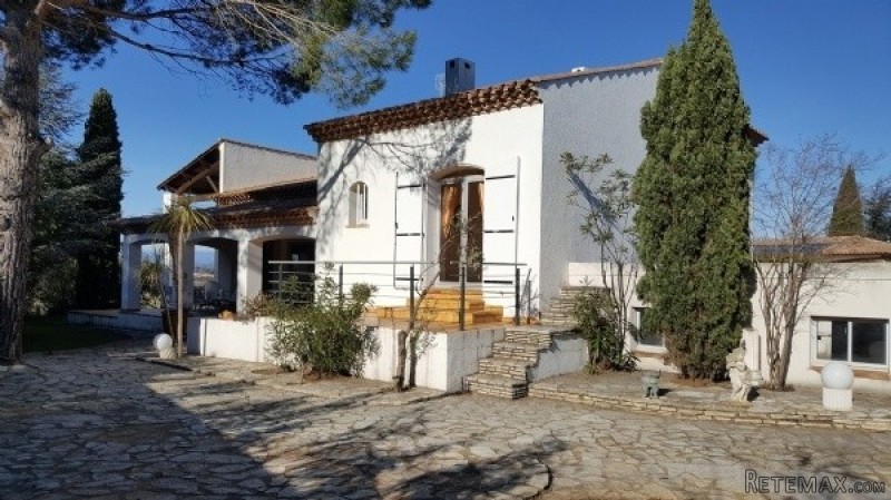 Very Nice Character Villa With Garage.. - 2