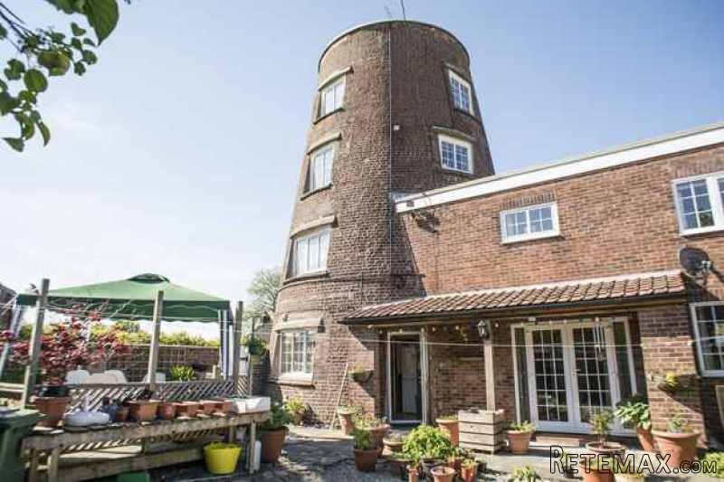 3 bedroom, Detached House house for sale