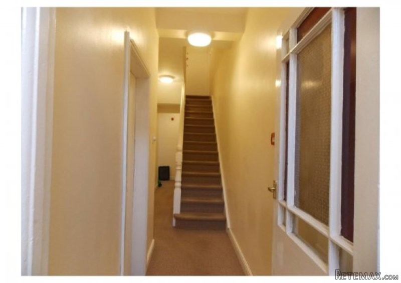 4 bedroom, Block Of Apartments house.. - 2