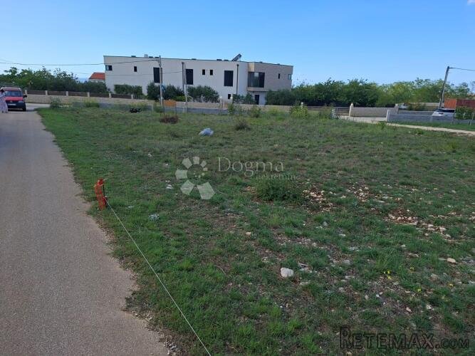 GRAĐEVINSKO ZEMLJIŠTE VRSI 709 M2 - 2