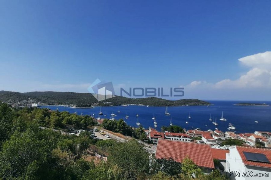 Vis, kuća78 m2 + okućnica 240 m2 - 3