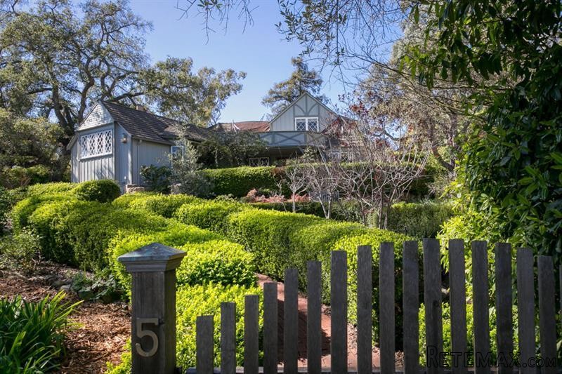 4 bedroom House For Sale: 5 Rosemary Ln