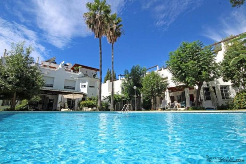3 bedroom town house for sale