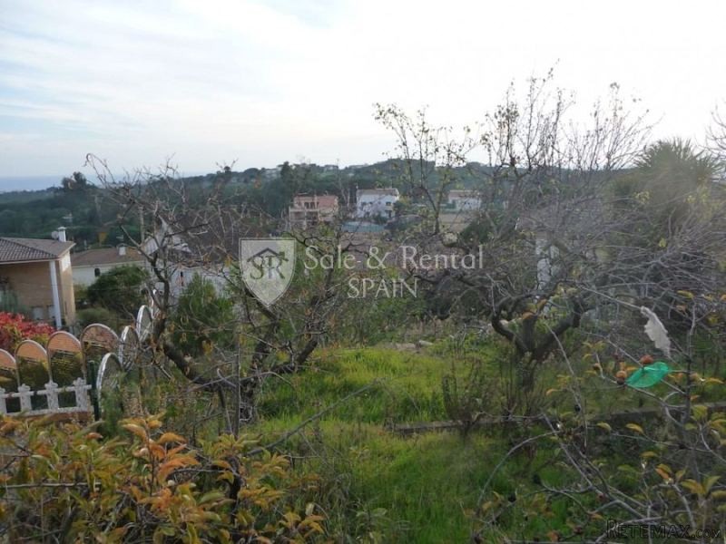 Excellent Land With Sea Views In An..