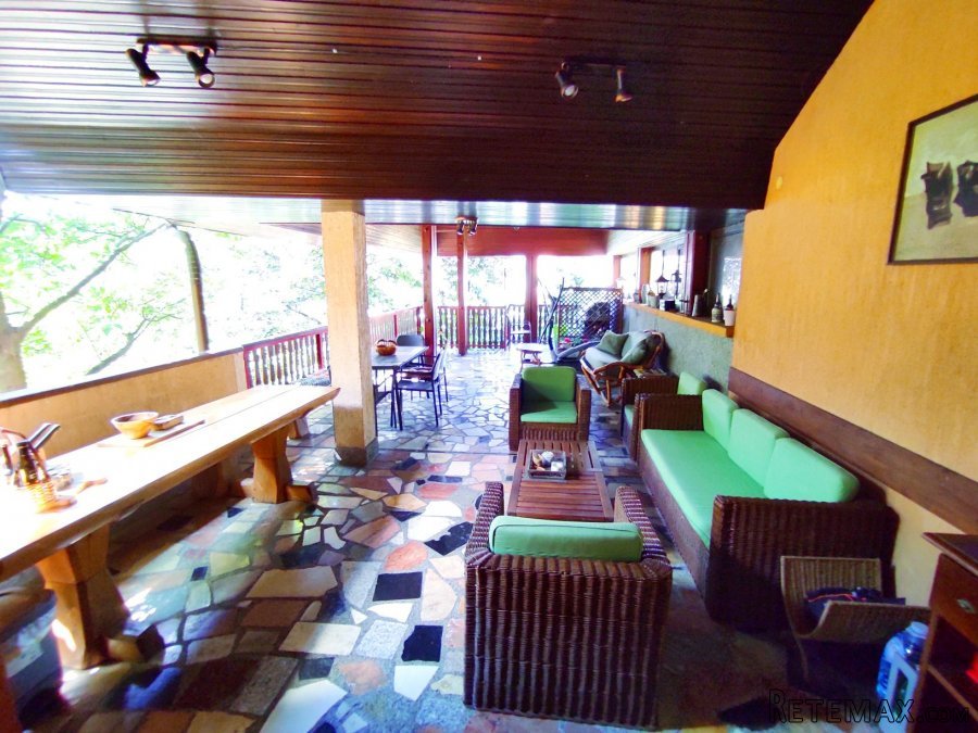 PREKRASNA KUĆA DVOKATNICA U ZELENILU (302 m2). - 3