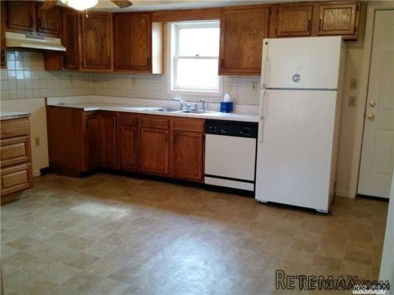 3 bedroom House For Sale: 52 Pine Long.. - 2