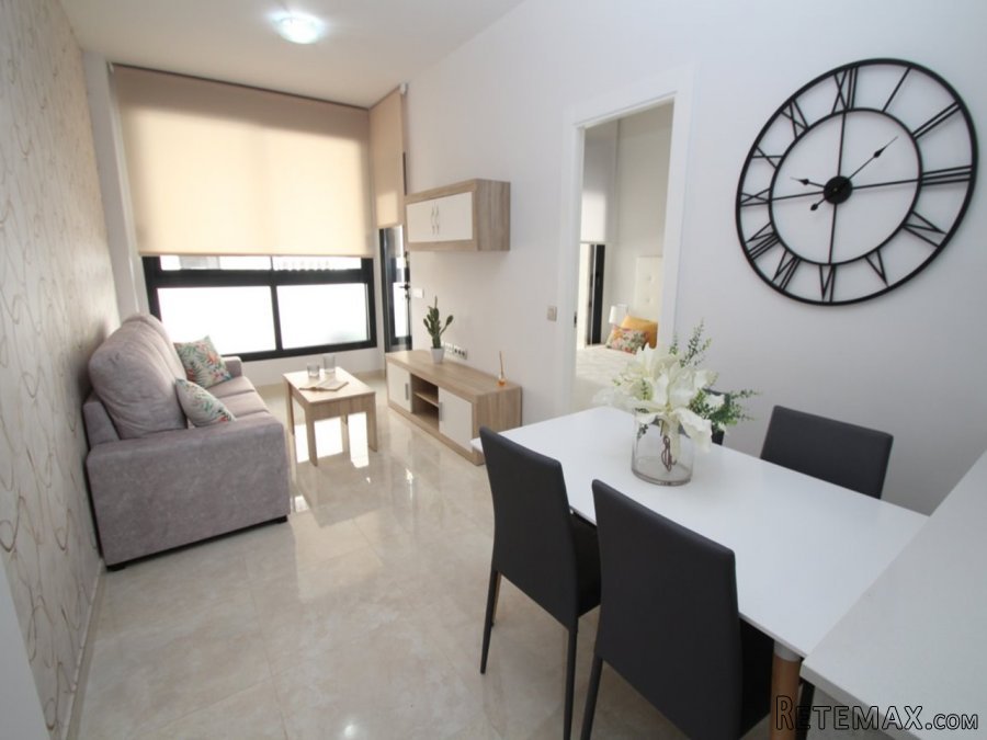 Brand new apartment located in Torrevieja. The House has.. - 4