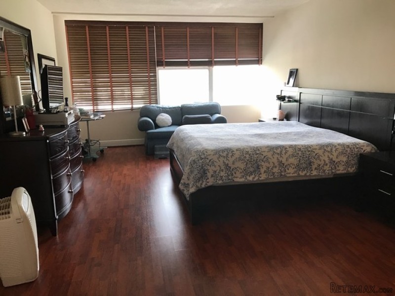 3 bedroom Flat For Sale: 900 Bay Dr #.. - 2