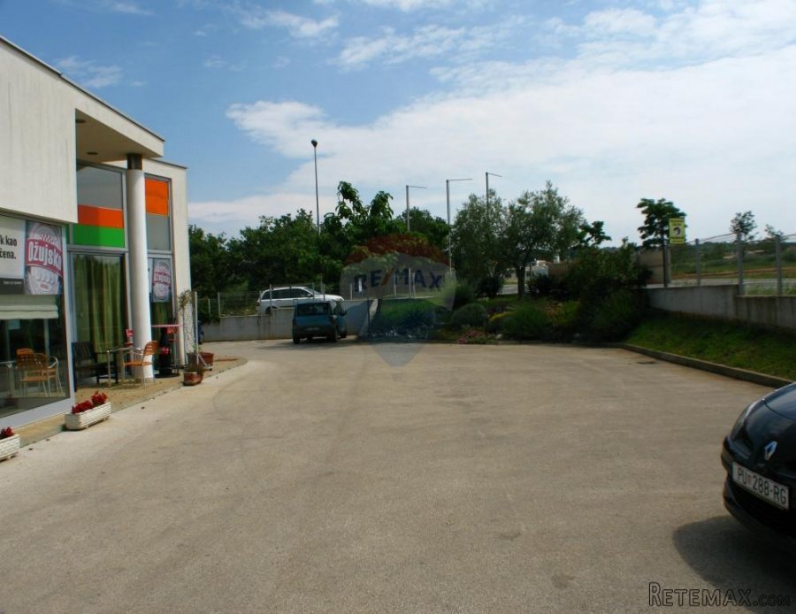 POREČ, LABINCI, POSLOVNA GRAĐEVINA - 8