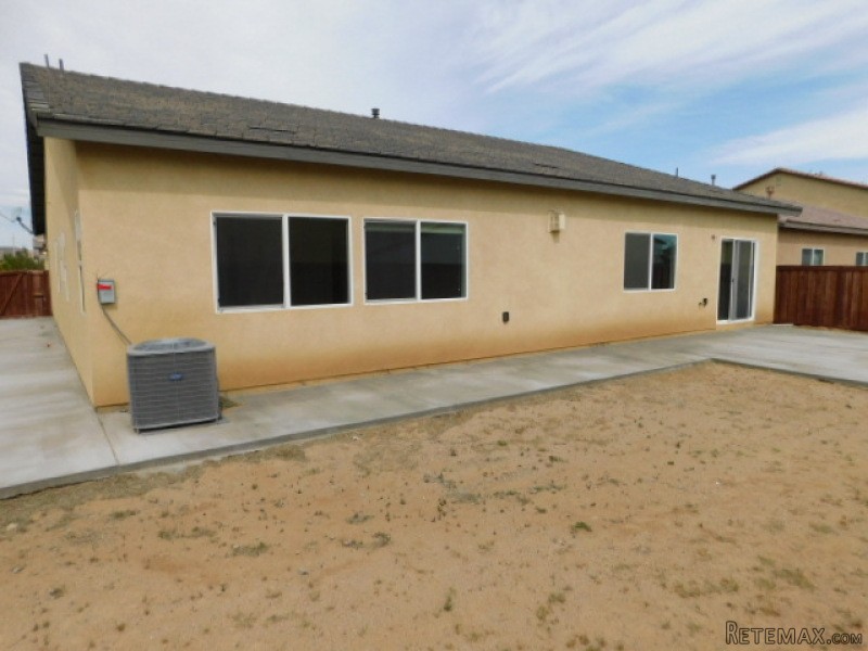 14259 Sun Valley St Adelanto, CA, 92301..