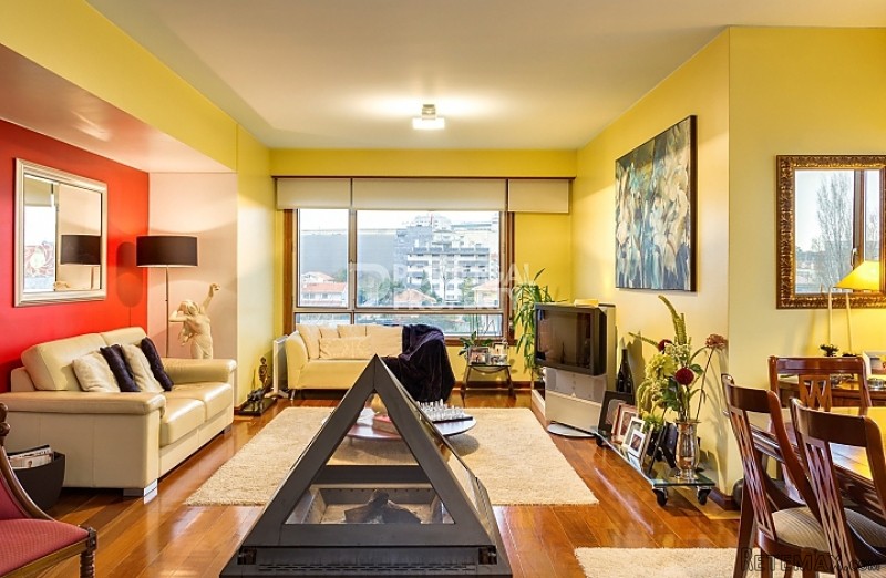 Gorgeous 3 Bedroom Apartment in.. - 2