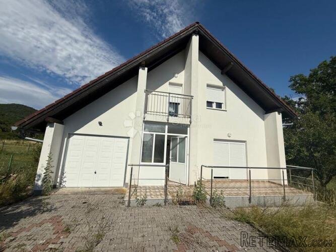 KVALITETNA I LIJEPA KUĆA NA SAVRŠENOJ LOKACIJI