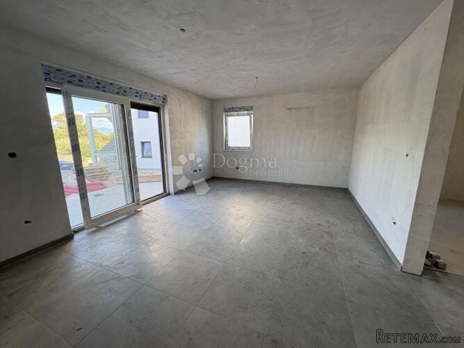 NOVOGRADNJA, APARTMAN U PRIZEMLJU - 2