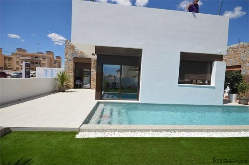 3 bedroom detached house for sale - 2