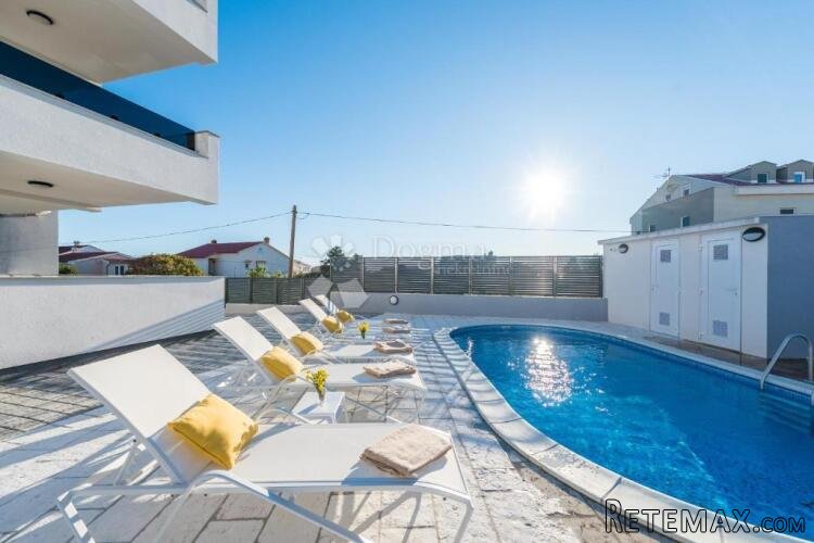 INVESTICIJSKA PRILIKA !! 6 APARTMANA 4★ s bazenom