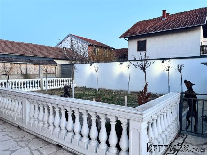 Palilula-Borca 220m2+75m2 na 6.5ari placa - 3