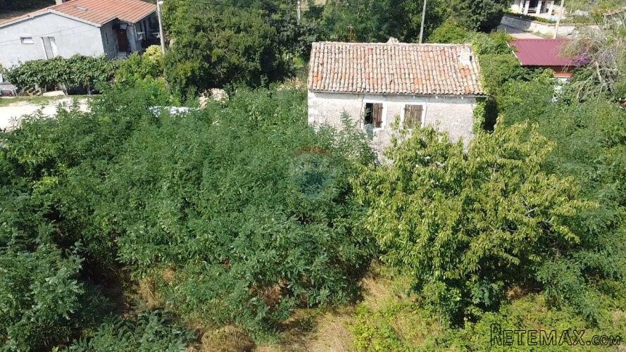 Istra , Poreč - Kamena kuća u okolici grada Poreča