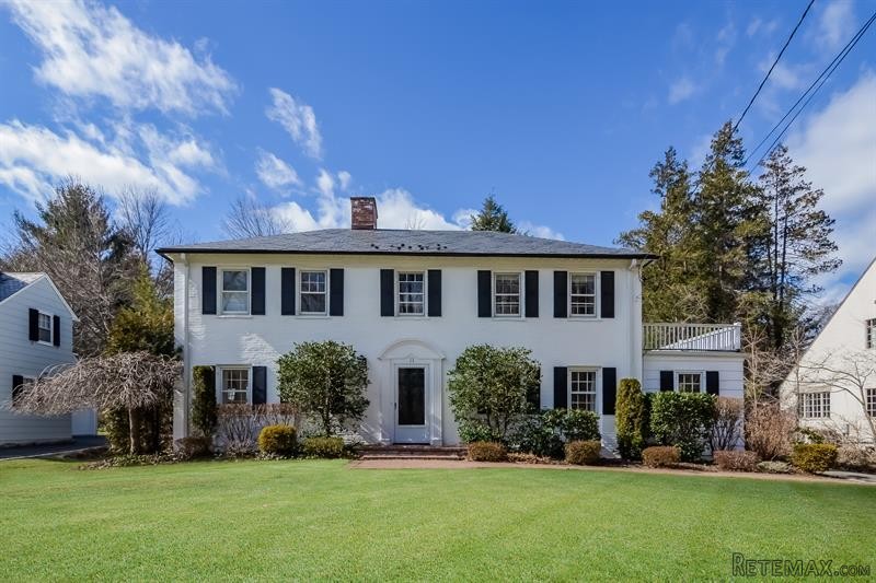 5 bedroom House For Sale: 13 Brookline..