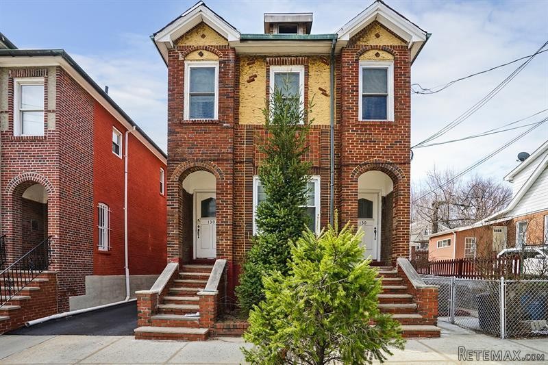 6 bedroom Flat For Sale: 130 Cox Avenue..