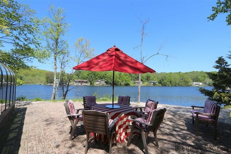 3 bedroom House For Sale: 8 Dutchess.. - 2