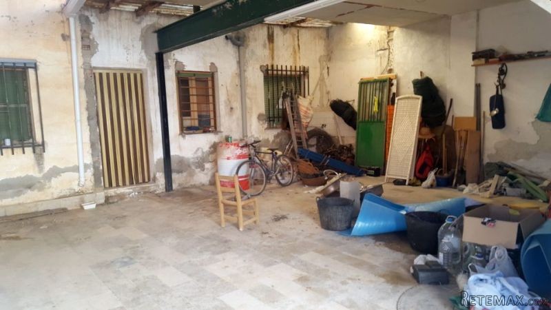 Investment Opportunity! 3 Bedroom.. - 2