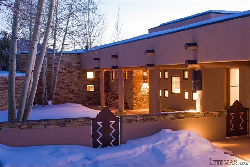 4 bedroom House For Sale: 47 Larson.. - 2