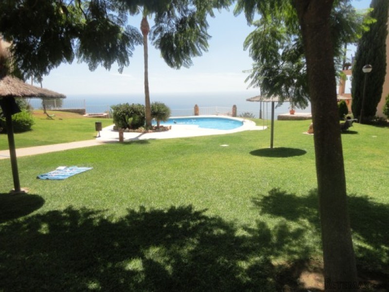 Bright 2 Bed 2 Bath Apartment