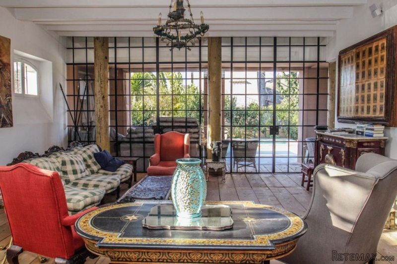Sale Mansion - Claviers - 2