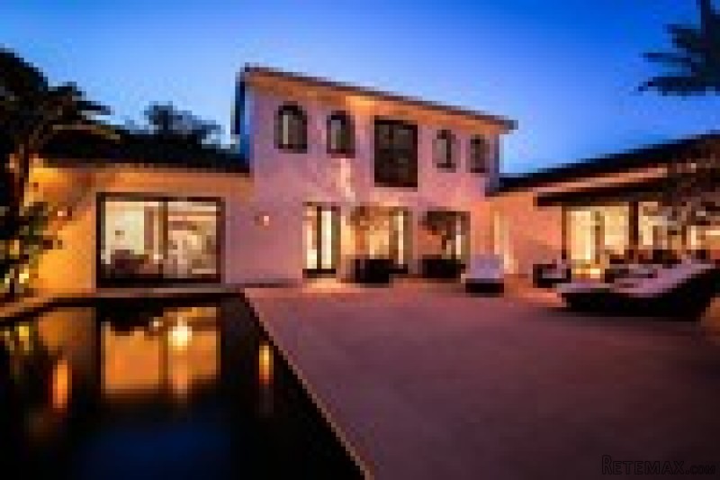 4 Bedrooms - Villa - Malaga - For Sale