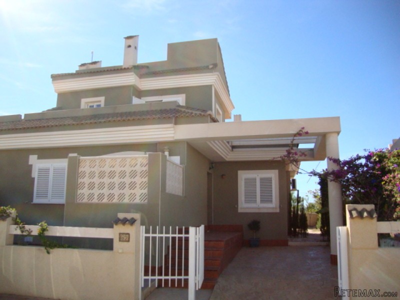 4 Bedrooms - Property - Alicante - For..