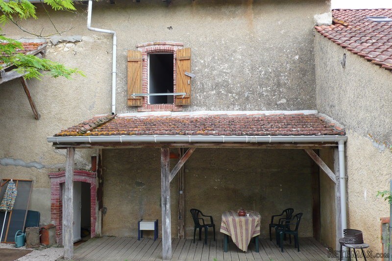Charming Village House Near Amenities