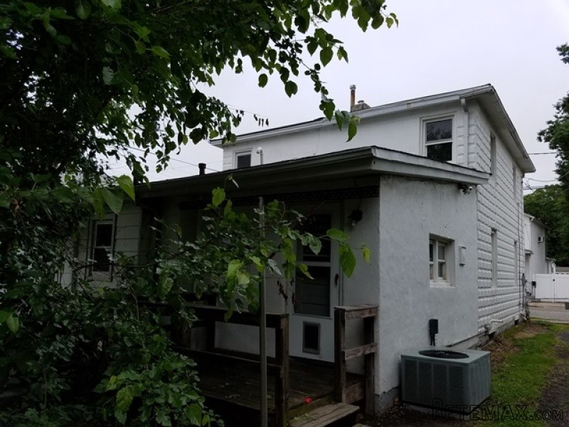 114 Thompson St Burlington, NJ, 08016.. - 2