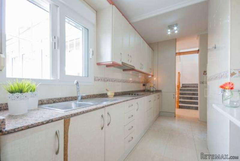 3 Bedroom 2 Bathroom Townhouse In Playa.. - 2