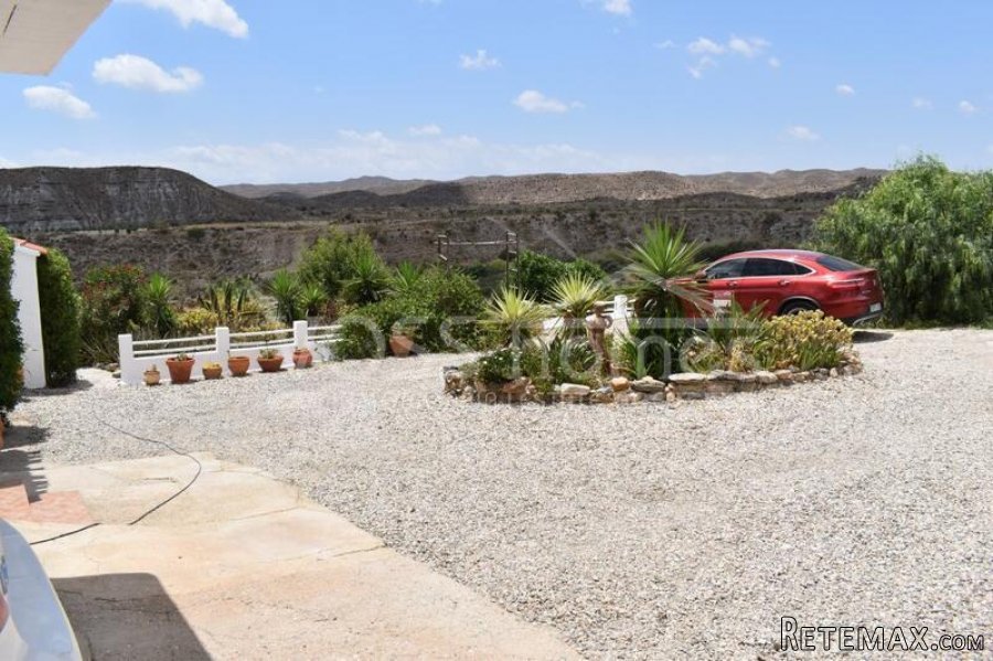 EXCLUSIVE TO VOSS HOMES - A stunning, beautifully.. - 12