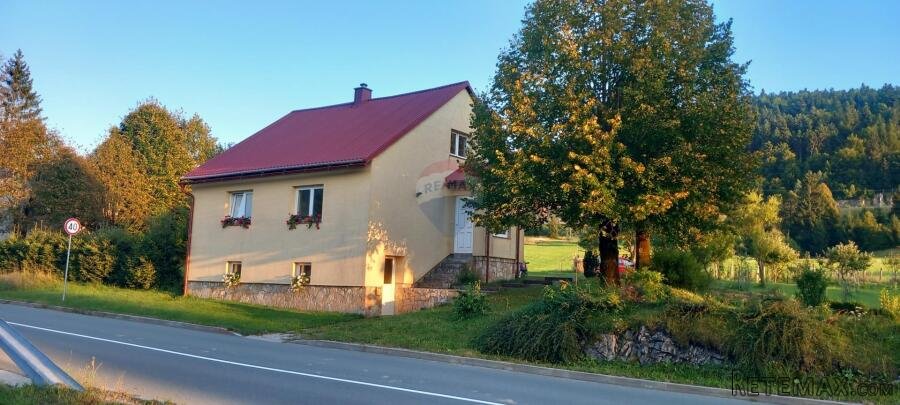 Gorski Kotar, Stara Sušica - samostojeća kuća sa dva stana i