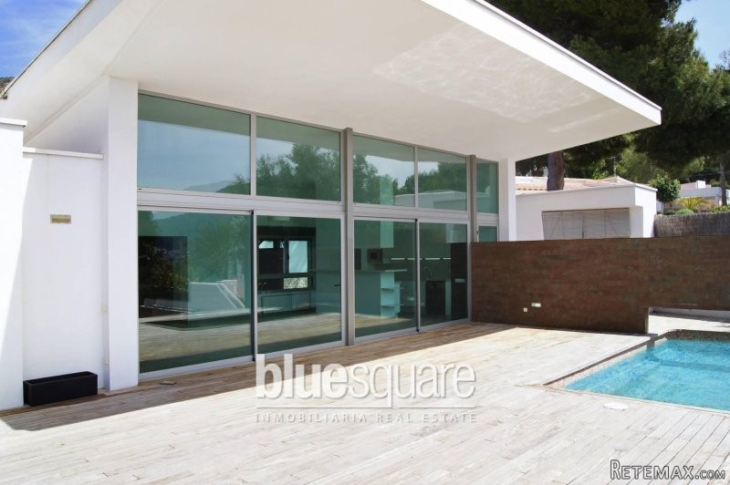 Modern villa with sea views in El Portet