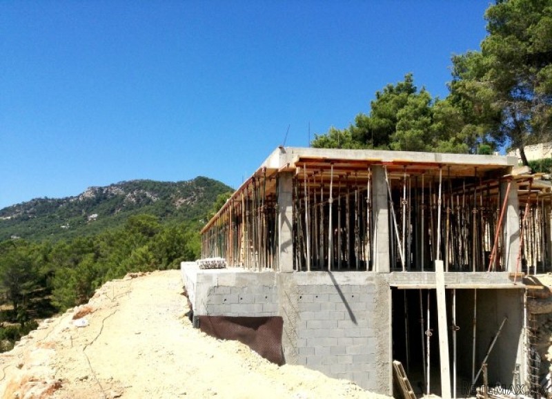 Building in construction with fantastic.. - 2