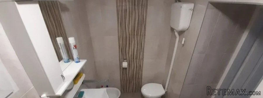 Prodajem kucu u Beceju - 19